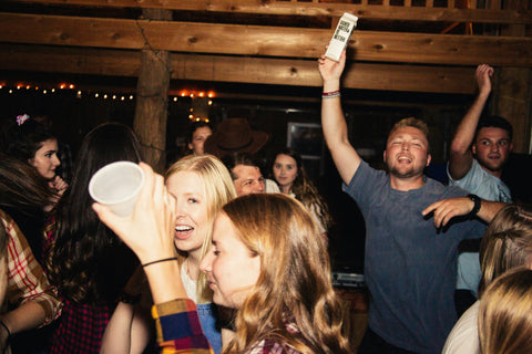 What’s the Best Drink for a House Party? The Ultimate Guide to Stress-Free Hosting